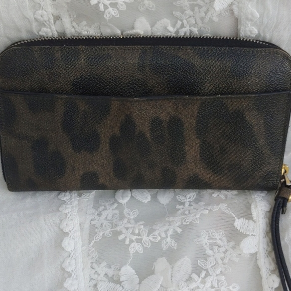 Dolce & Gabbana Leopard Animal Print Continental Zip Wallet - Picture 5 of 17